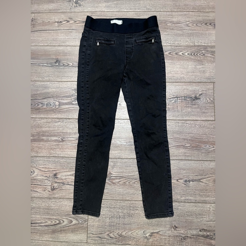 Free people pull on elastic band jeans size 28